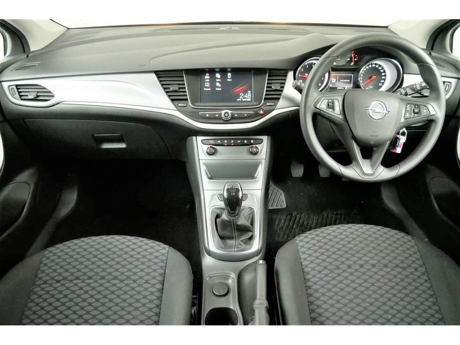 2018 Opel Astra - image 14