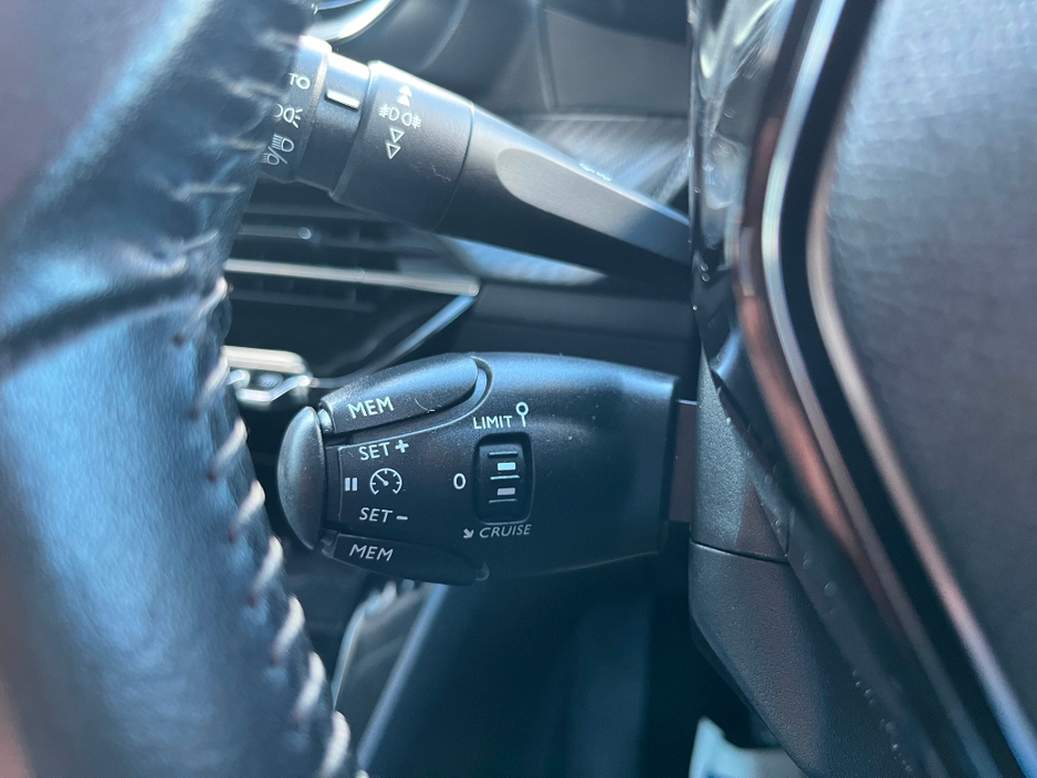 2021 Peugeot 2008 - image 14