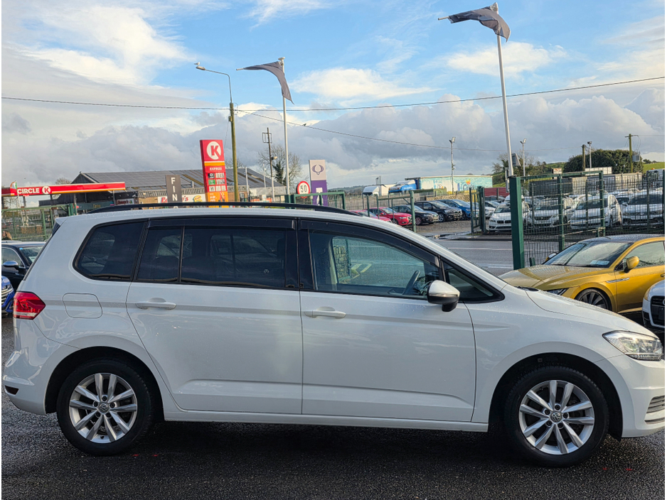 2016 Volkswagen Touran ( 162 REG ) 1.4 TSI 7 SEATER CARPLAY ANDROID AUTO LARGE TOUCH SCREEN - SPECIALISING IN IMPORTS OF GERMAN AUTOMATIC HI SPEC €16,950