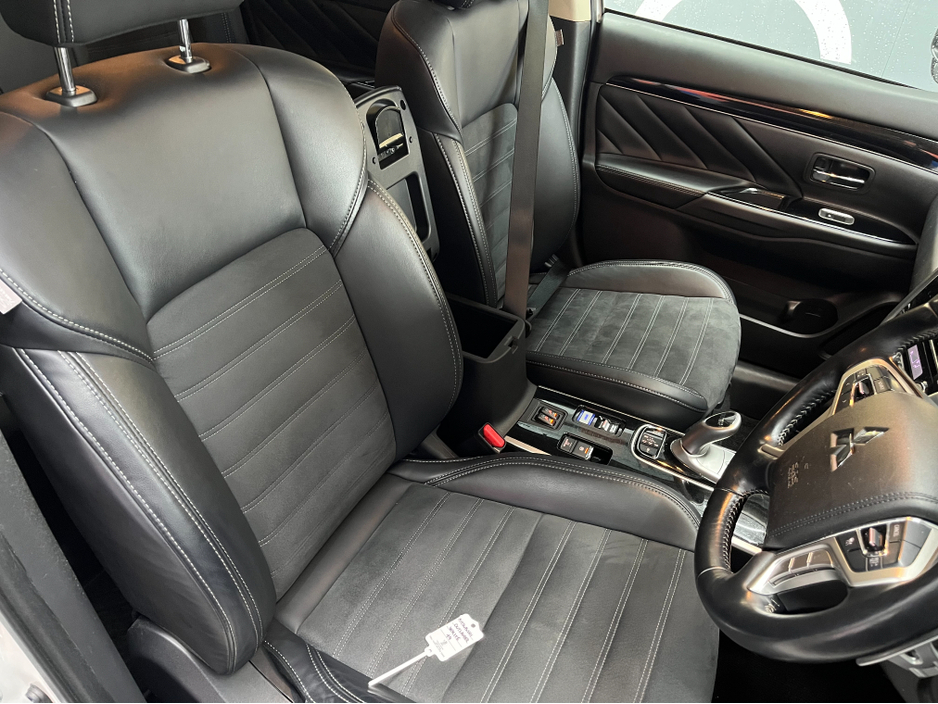 2019 Mitsubishi Outlander €22950! 2019 MITSUBISHI OUTLANDER PHEV LIMITED EDITION 4WD 2.4 AUTOMATIC / CRUISE CONTROL / REVERSE CAMERA / ELECTRIC HEATED SEATS / HEATED STEERING WHEEL €22,950