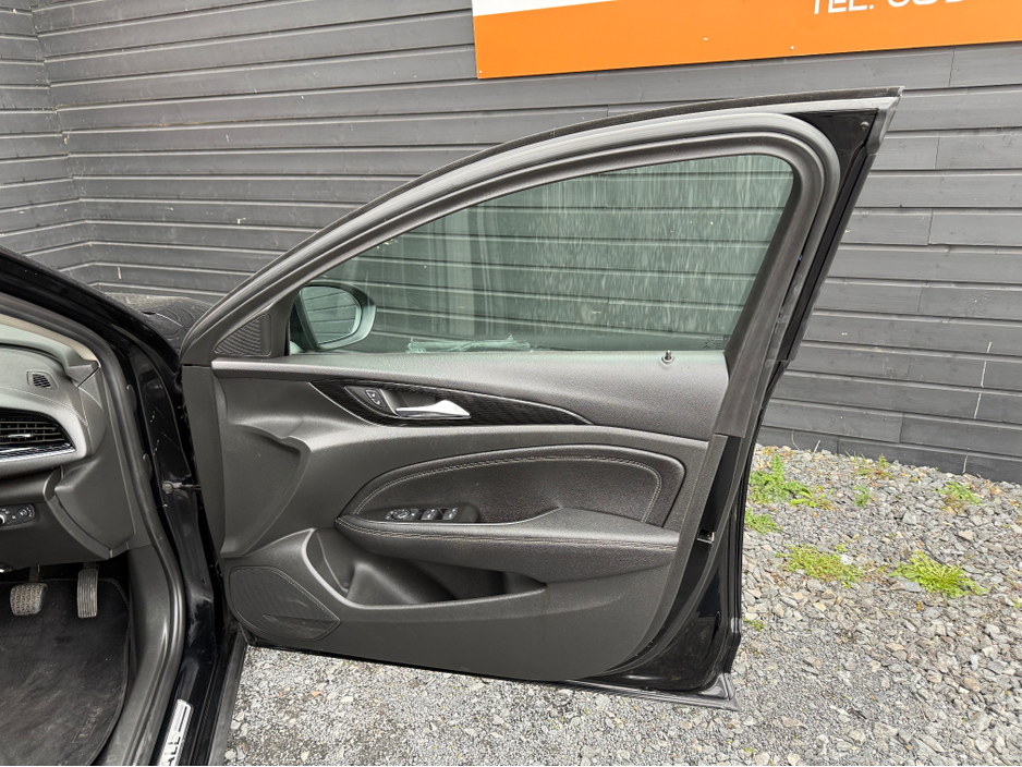 2018 Opel Insignia - image 21