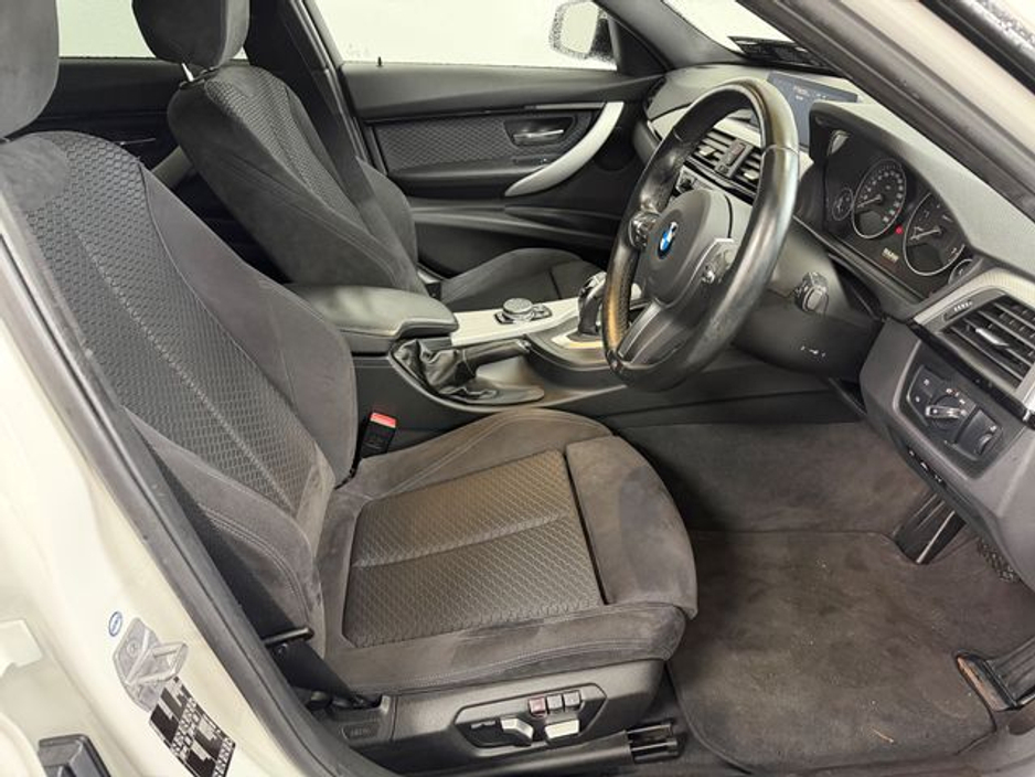 2016 BMW 3 Series 2016 320i M-Sport Automatic €19,777