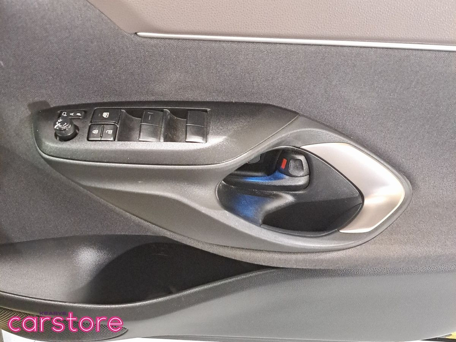 2023 Toyota Yaris Cross 1.5 Hybrid Sol €28,480