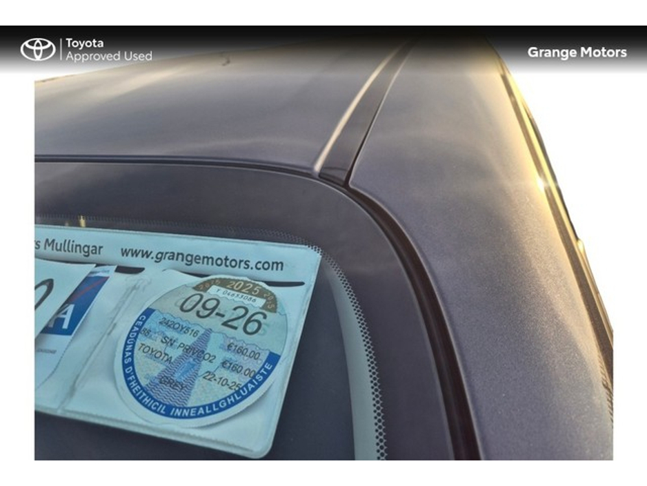 2024 Toyota Yaris - image 12