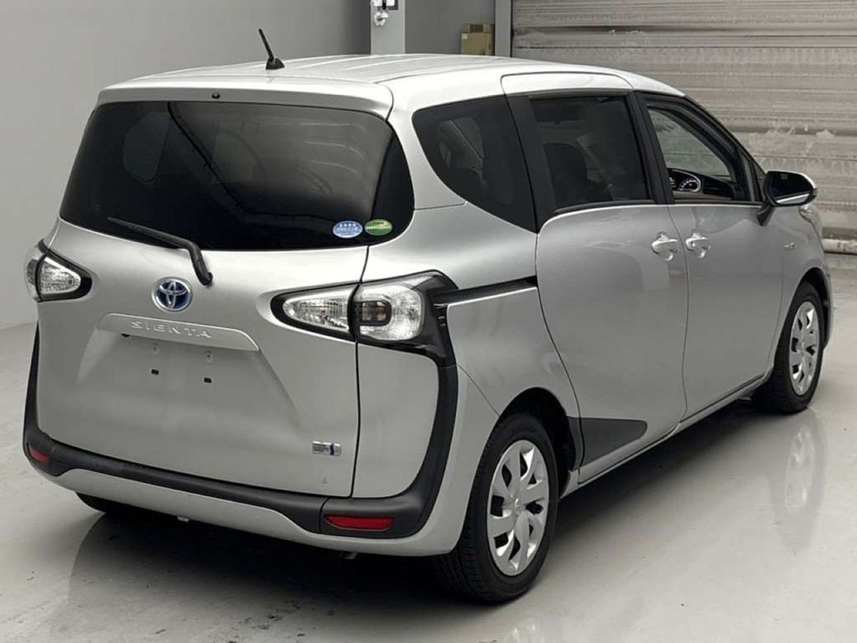 2017 Toyota Sienta 7 SEATER - HYBRID - 1.5 AUTOMATIC €14,950