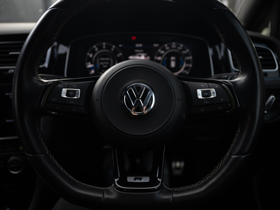 2018 Volkswagen Golf - image 14