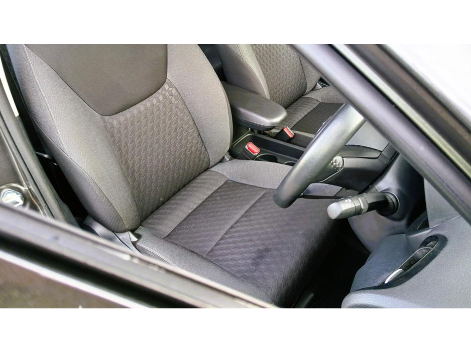 2023 Toyota Yaris 1.5 HYBRID LUNA 4DR AUTO €23,500