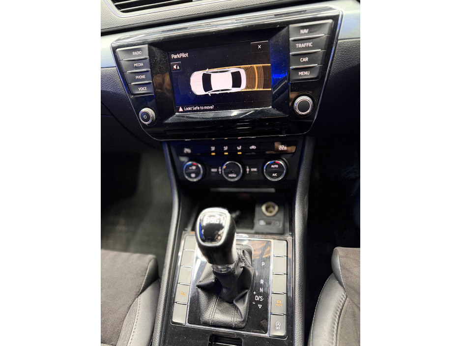 2016 Skoda Superb - image 19