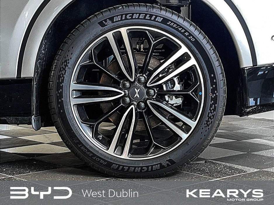 2025 Xpeng G6 - image 8