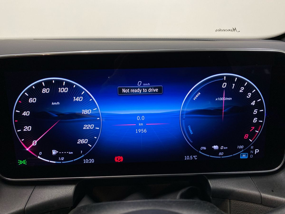 2025 Mercedes-Benz GLC Class - image 8