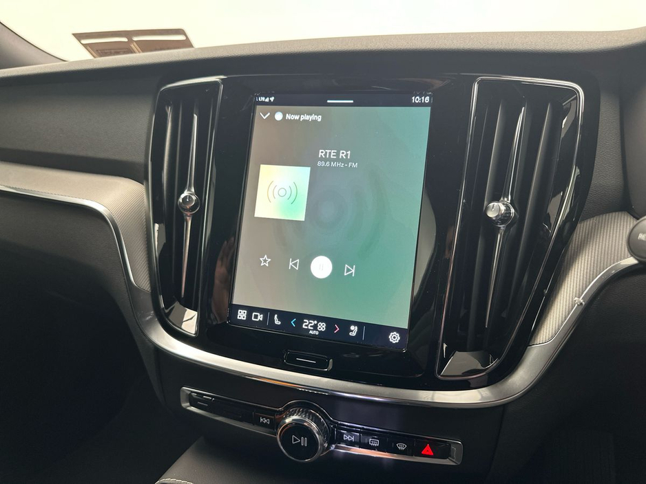 2026 Volvo V60 - image 15