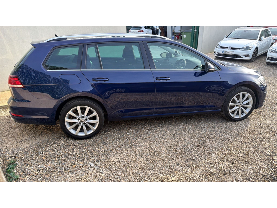 2019 Volkswagen Golf - image 3