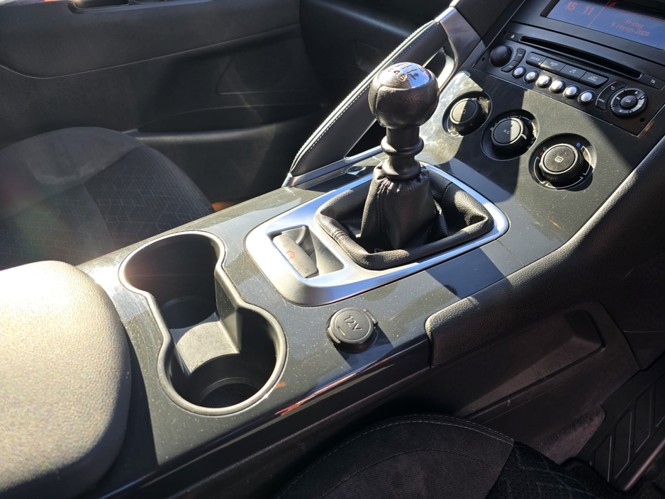 2014 Peugeot 3008 - image 10