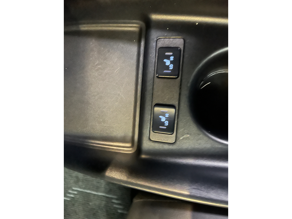 2020 Toyota Prius - image 19