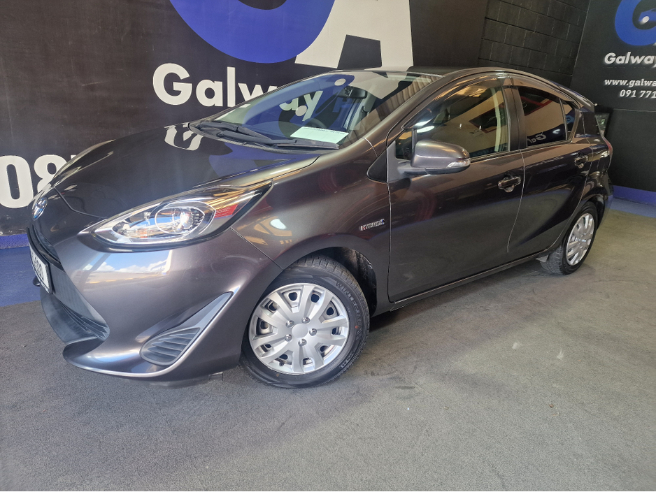 2018 Toyota Aqua - image 4