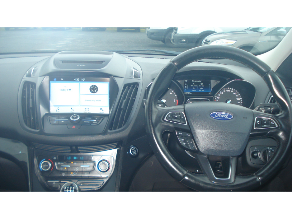 2018 Ford Kuga - image 4