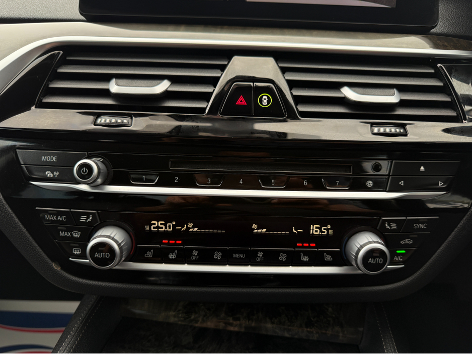 2017 BMW 5 Series - image 21