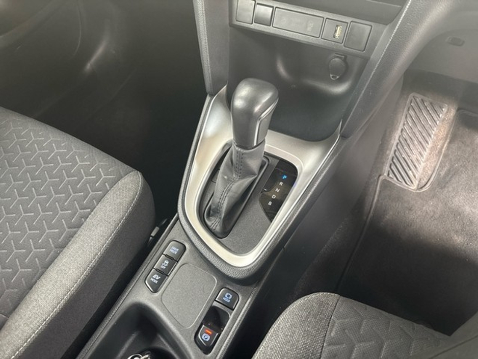 2023 Toyota Yaris Cross - image 14