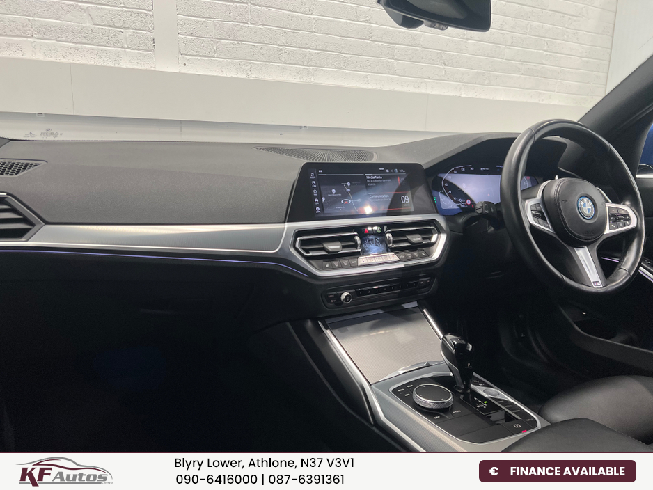 2022 BMW 3 Series - image 11
