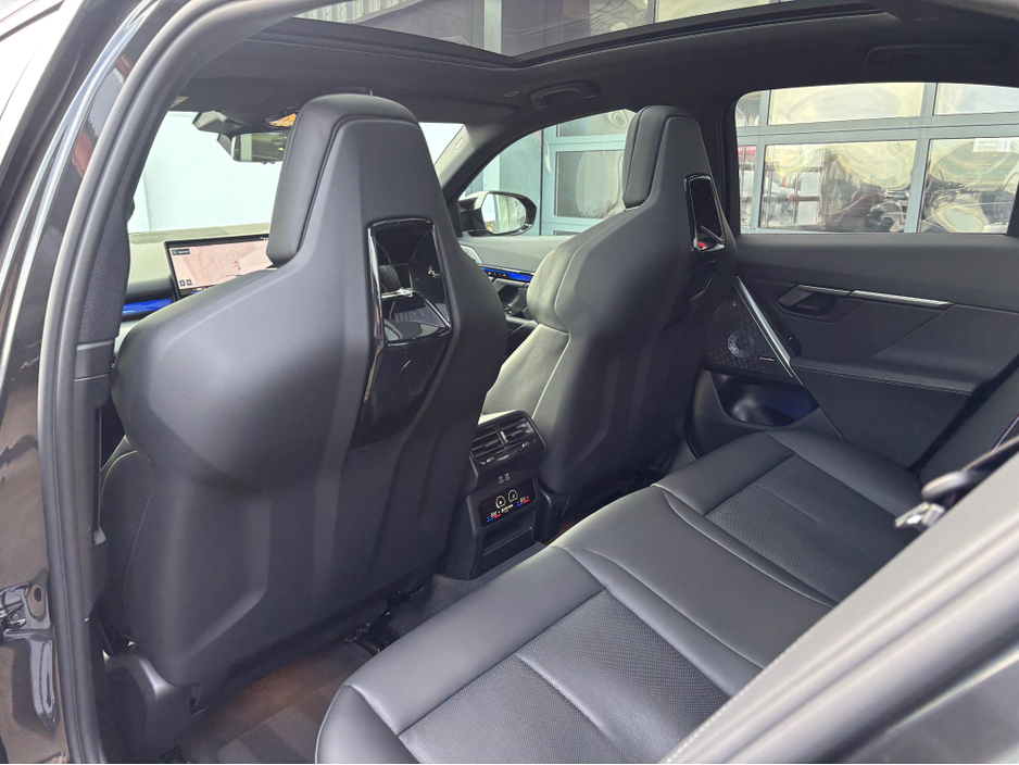 2025 BMW M5 M5 4.4 V8 727 BHP PLUG-IN HYBRID €127,900