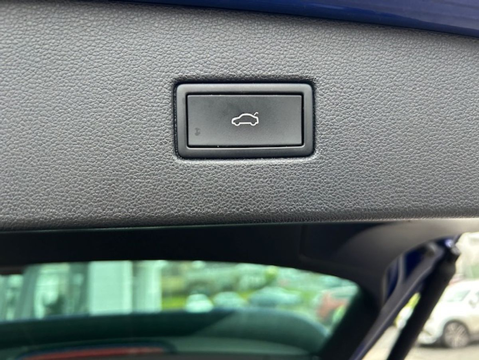 2023 Volkswagen Tiguan 2.0 TDI 150HP R-Line DSG D7F Automatic Mint €45,995