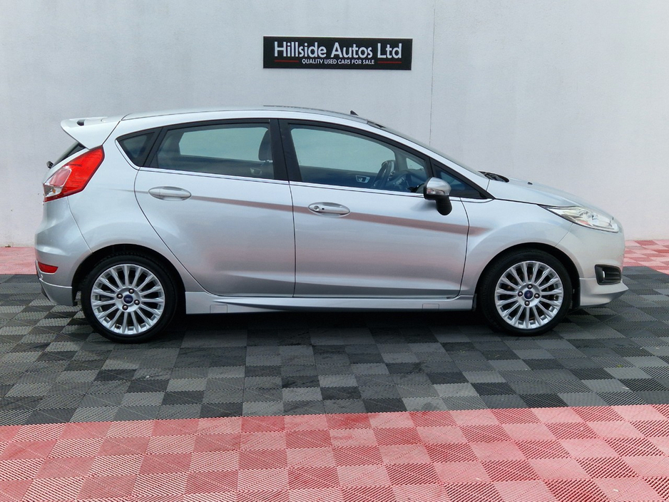 2016 Ford Fiesta - image 14
