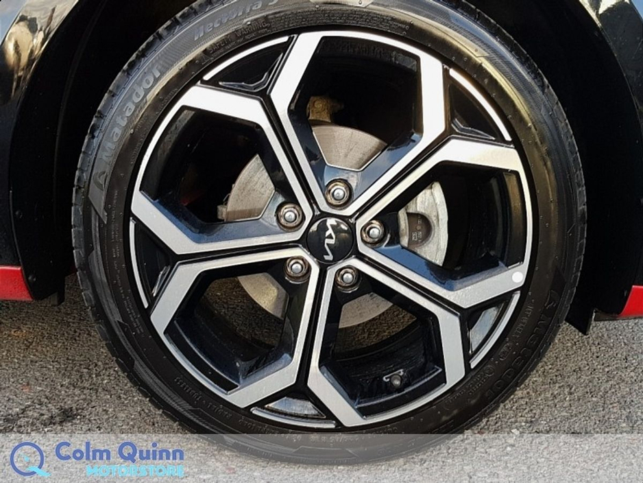 2023 Kia Niro - image 5