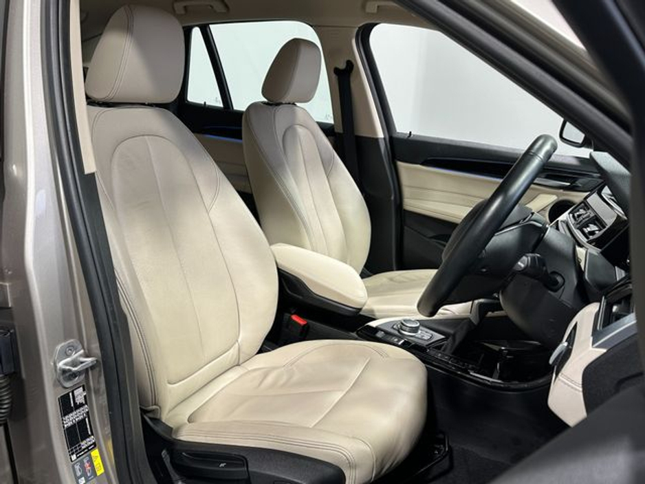 2022 BMW X1 - image 10