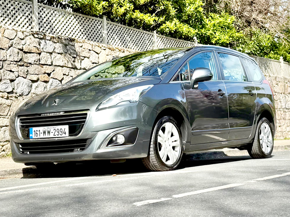 2016 Peugeot 5008 - image 10