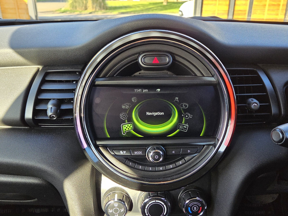 2016 MINI Hatch - image 27