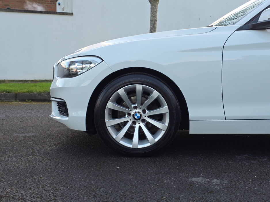 2015 BMW 1 Series - image 17