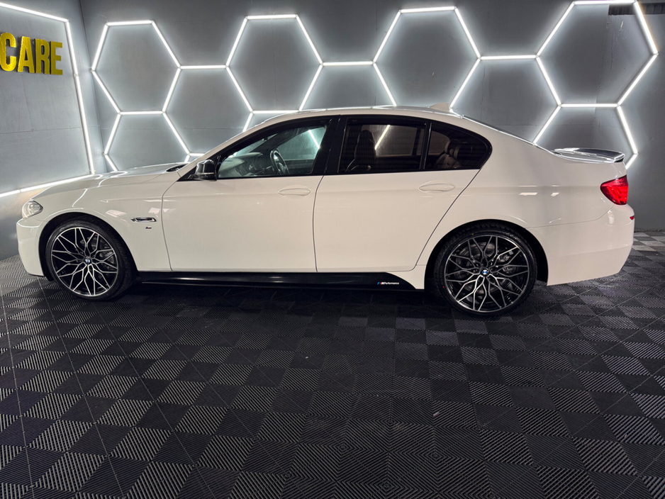 2016 BMW 5 Series - image 15