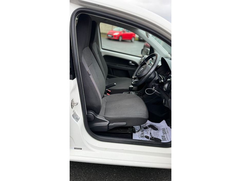 2015 Volkswagen up! 1.0 75BHP TAKE UP €7,999