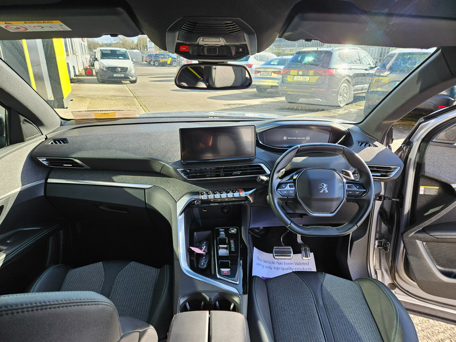 2023 Peugeot 3008 - image 11