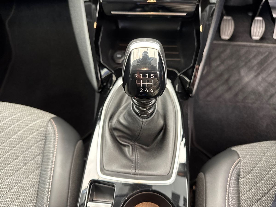 2024 Peugeot 208 - image 17