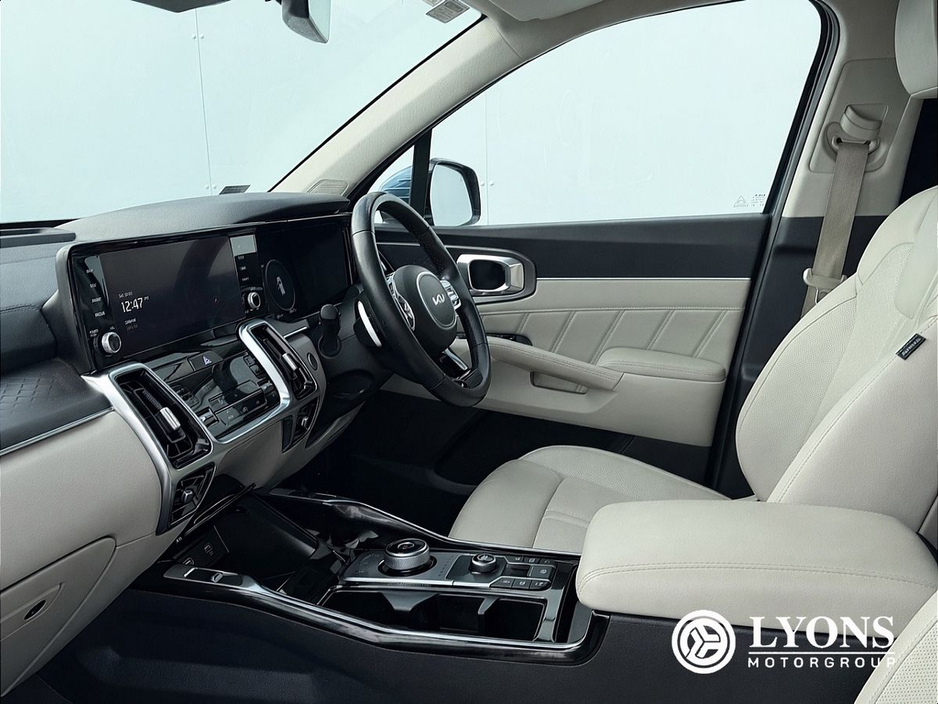 2024 Kia Sorento - image 3