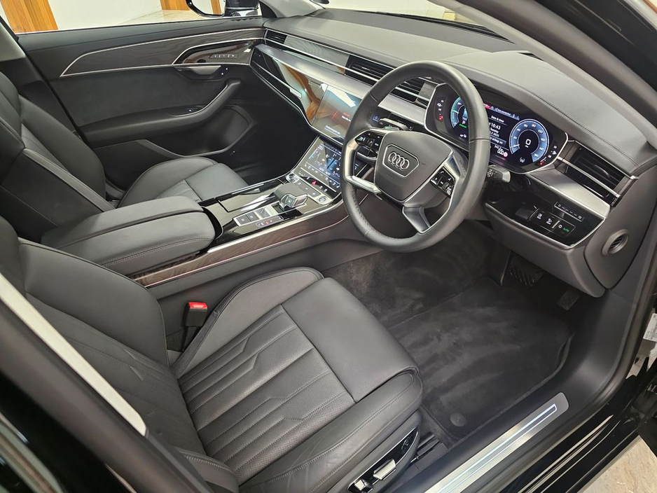 2024 Audi A8 - image 9