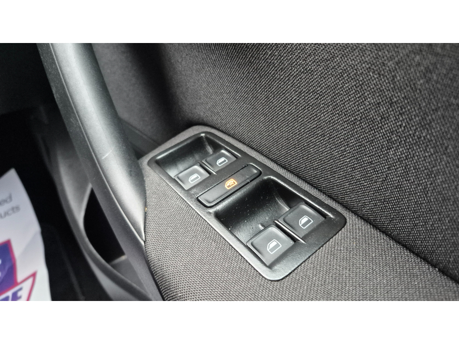 2016 Volkswagen Polo - image 28