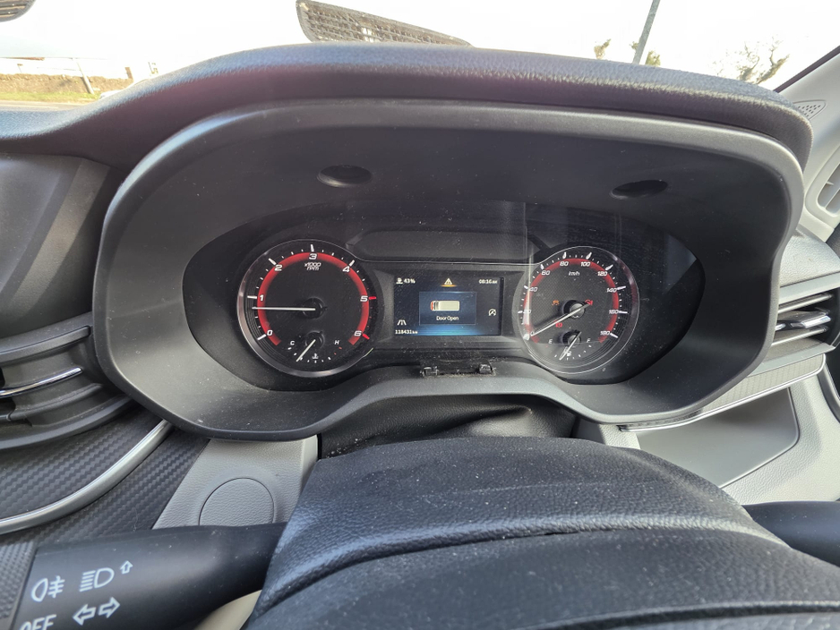 2022 Maxus Deliver 9 - image 12