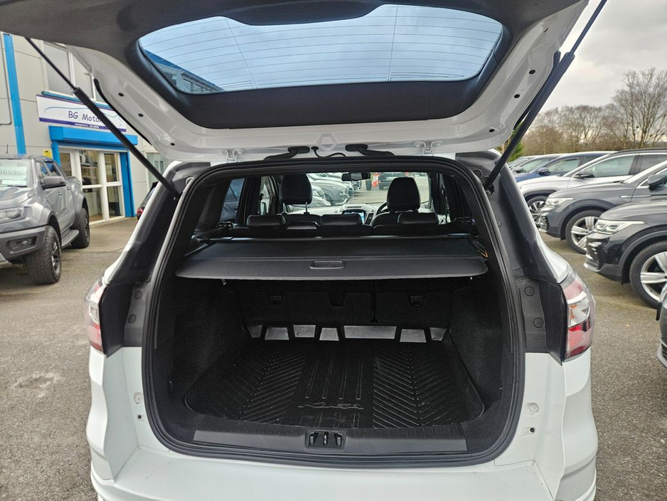 2019 Ford Kuga - image 10