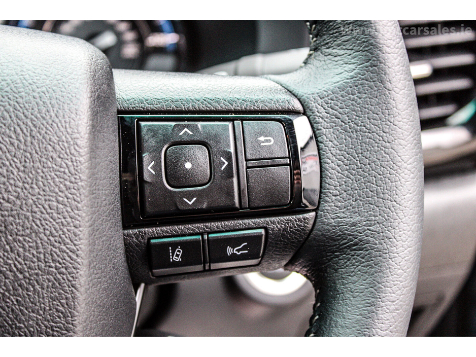 2026 Toyota Hilux - image 26