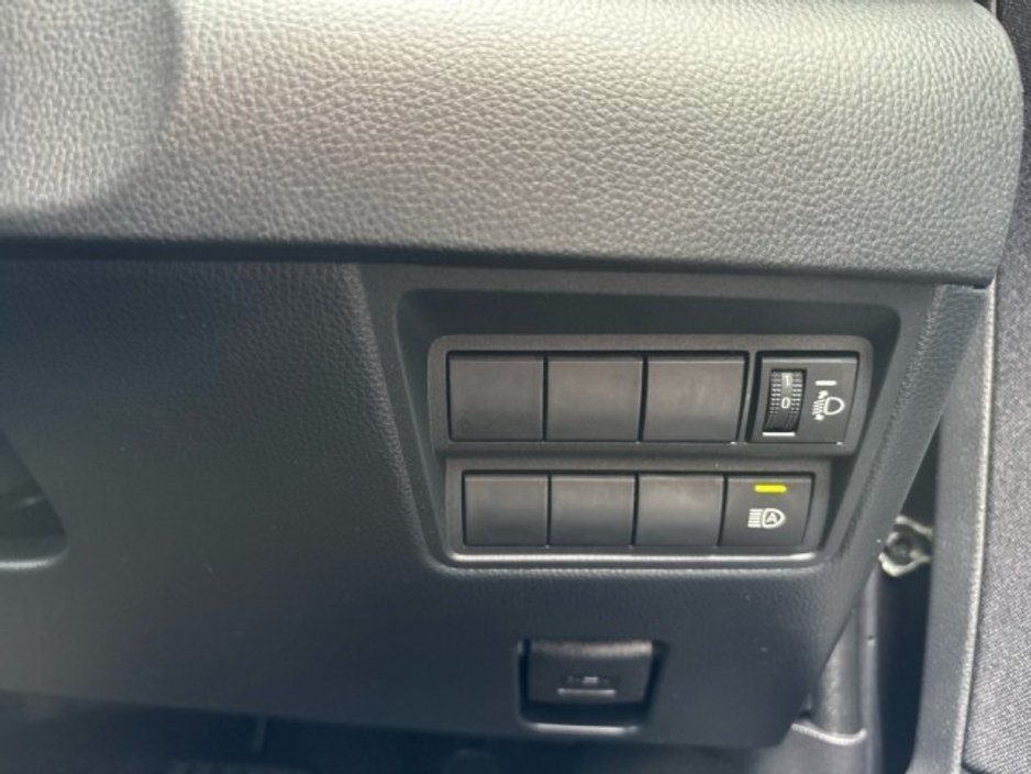 2024 Toyota Yaris - image 15