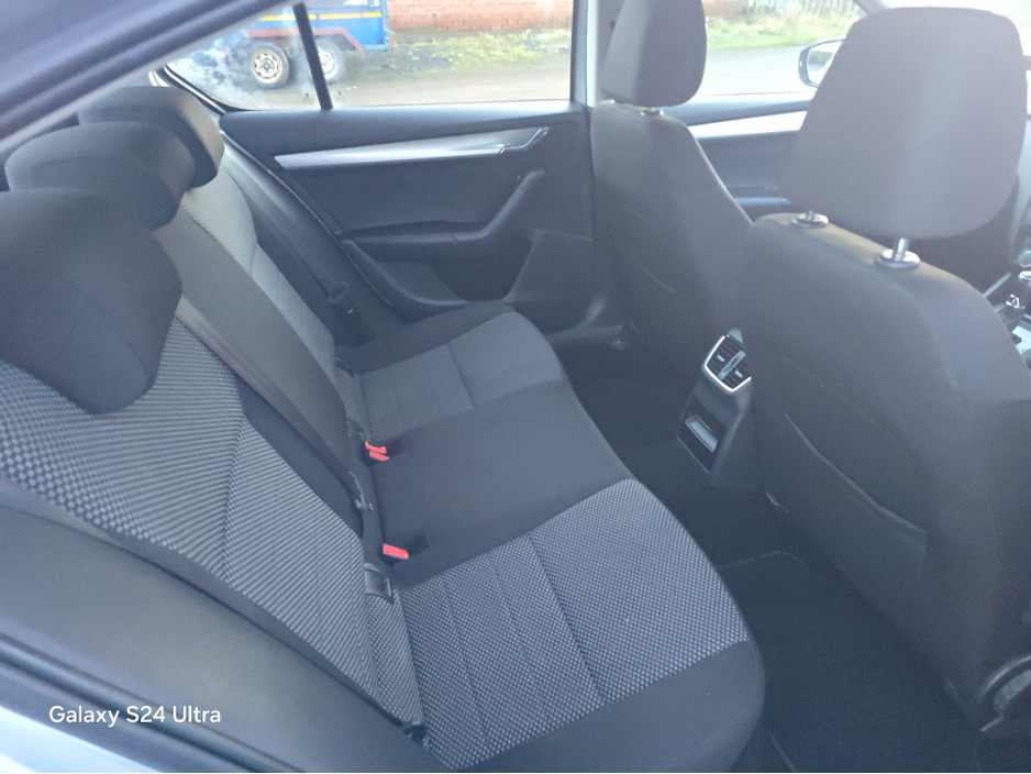 2015 Skoda Octavia AMBITION 1.6 TDI 105HP DSG 4 4DR AUTO €9,750