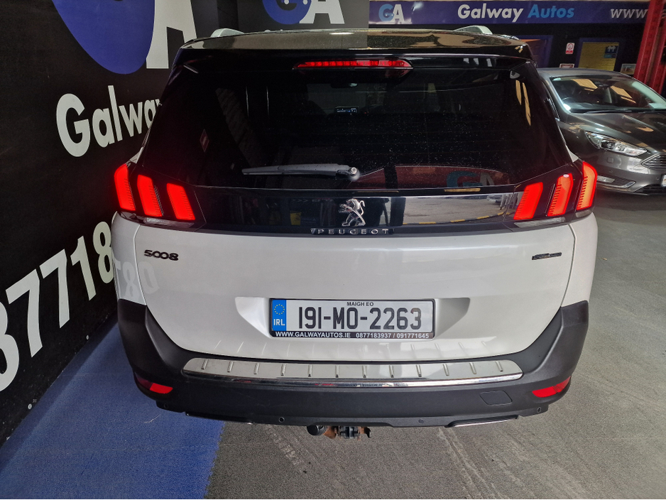 2019 Peugeot 5008 - image 8