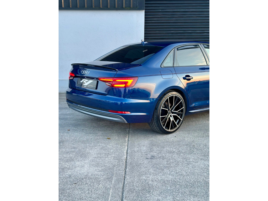 2018 Audi A4 - image 10