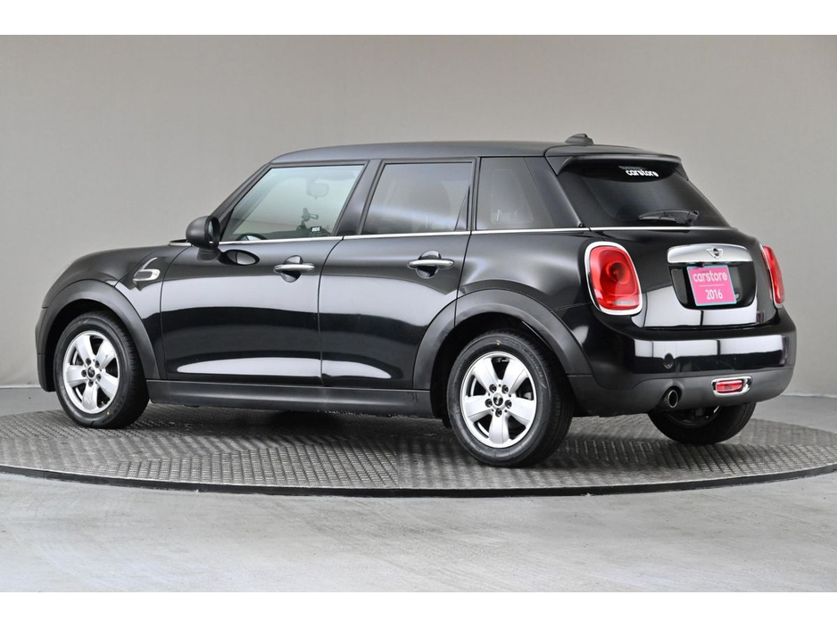 2016 MINI Hatch - image 6