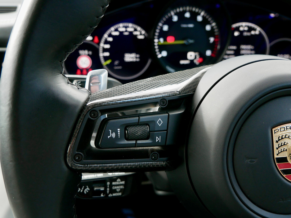 2023 Porsche Panamera - image 30