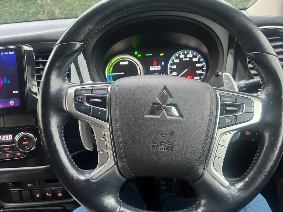 2018 Mitsubishi Outlander - image 16