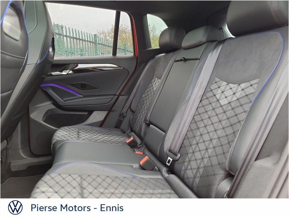 2025 Volkswagen Tiguan - image 8