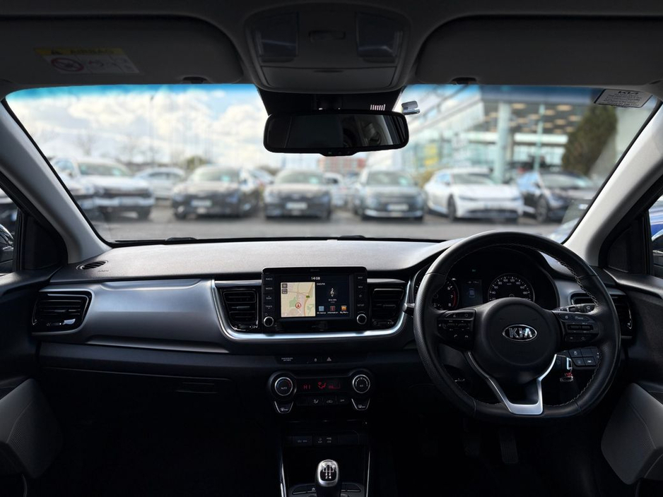 2021 Kia Stonic - image 6